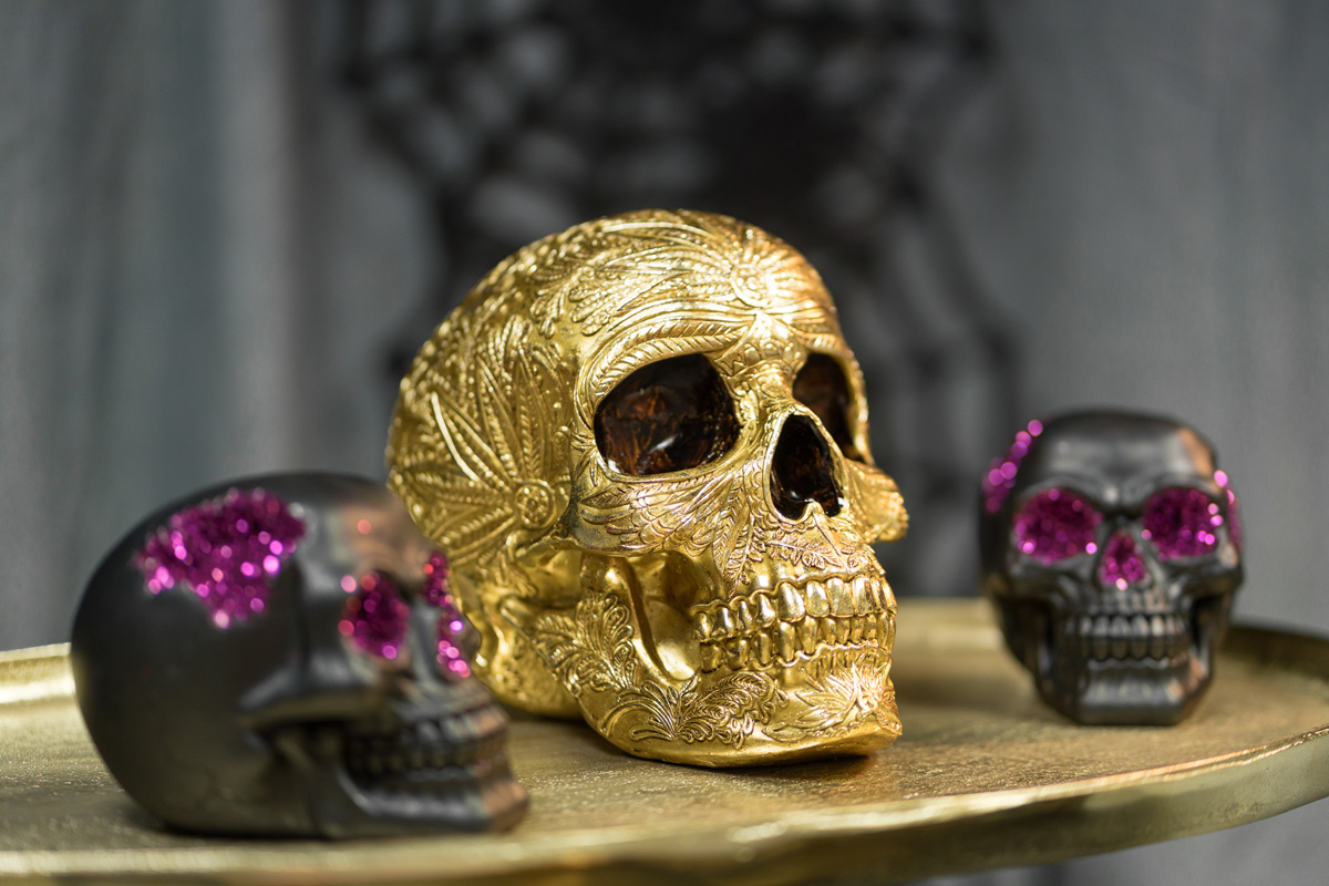 Hochwertige Totenkopf Halloween Dekofigur Totenschädel
